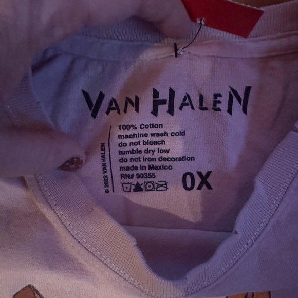 NWT distressed pink Van Halen T-shirt size 0X - Picture 5 of 6